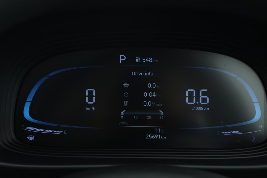 2025 Hyundai Venue Venue, Automatic, 25691 km, Service History