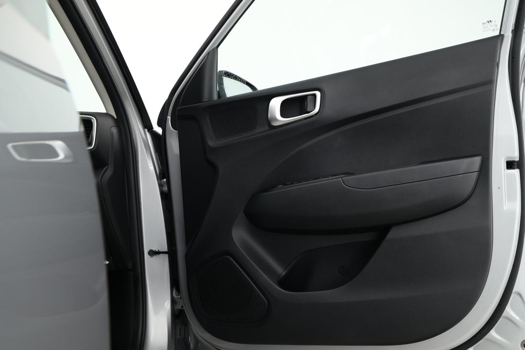 2025 Hyundai Venue Venue, Automatic, 25691 km, Right Side Front Door Cabin View