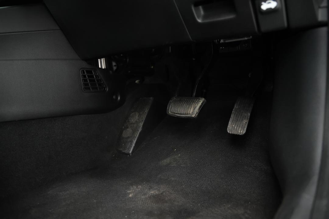 2025 Hyundai Venue Venue, Automatic, 25691 km, Drivers Side Adjustment Panel