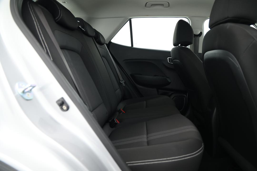 2025 Hyundai Venue Venue, Automatic, 25691 km, Right Side Rear Door Cabin View