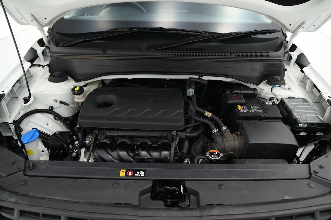 2024 Hyundai Venue Venue, Automatic, 19876 km, Open Bonnet (Engine)