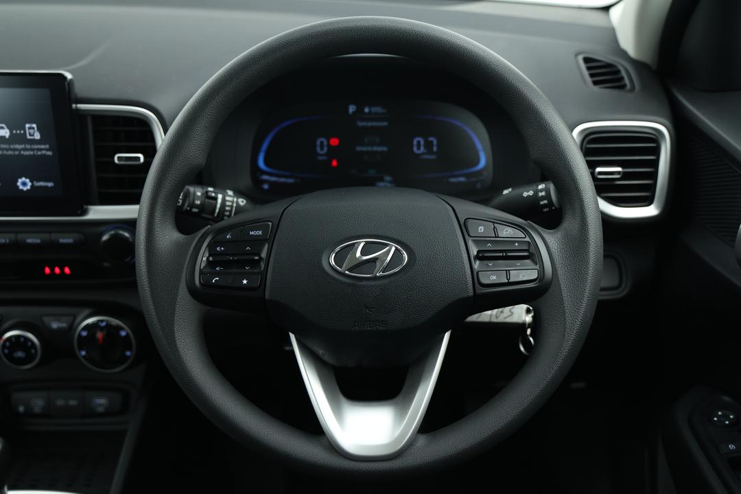 2024 Hyundai Venue Venue, Automatic, 19876 km, Dashboard View