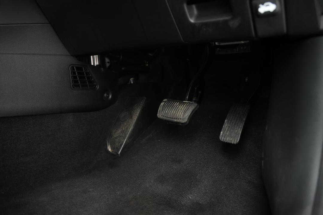 2024 Hyundai Venue Venue, Automatic, 19876 km, Drivers Side Adjustment Panel