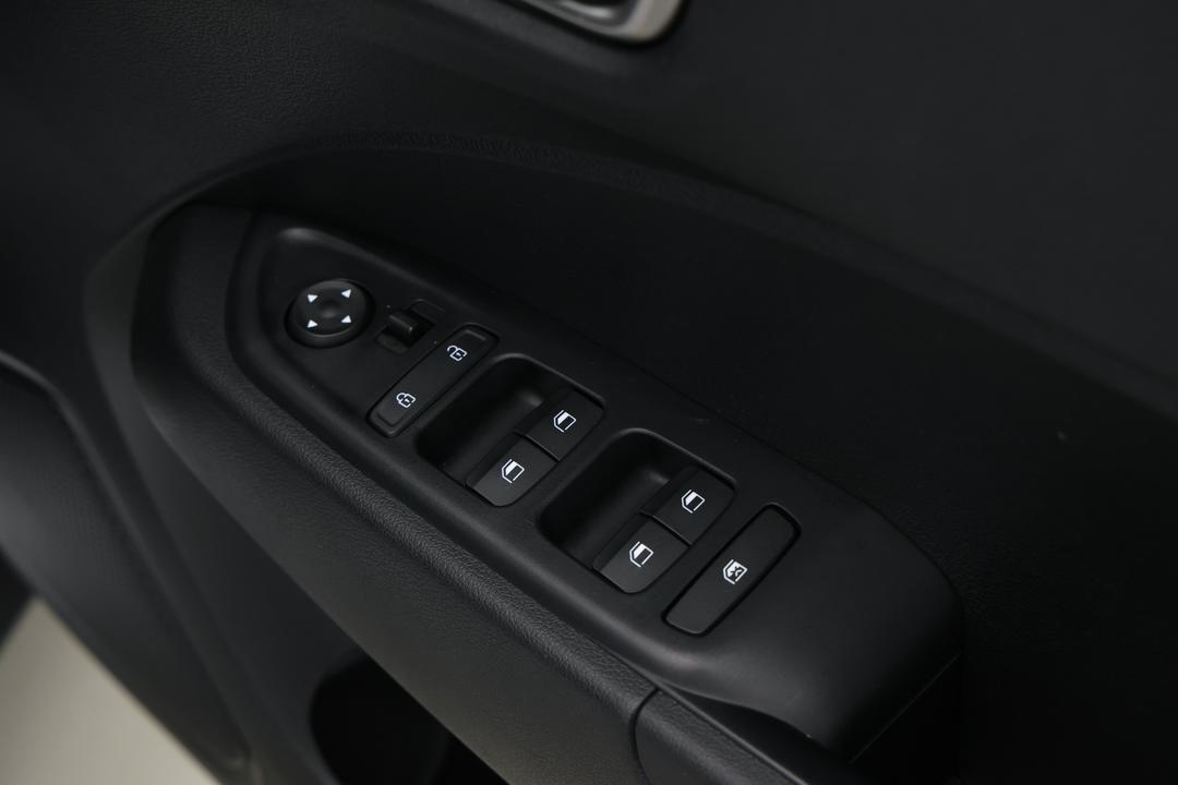 2025 Hyundai Venue Venue, Automatic, 24156 km, Center Console