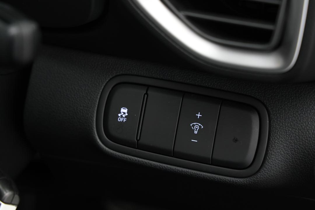 2025 Hyundai Venue Venue, Automatic, 24156 km, Dashboard View