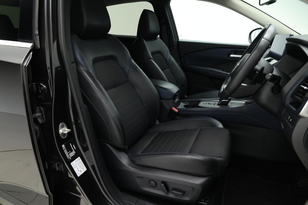 2022 Nissan Qashqai St-l, Automatic, 43419 km, Boot Inside View with Luggage