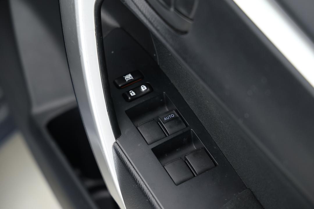 2018 Toyota Corolla Ascent, Automatic, 30974 km, Center Console