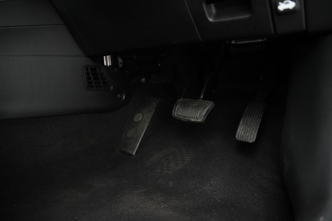 2025 Hyundai Venue Venue, Automatic, 21946 km, Drivers Side Adjustment Panel