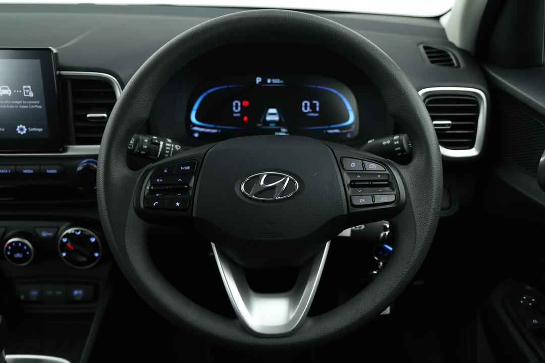 2025 Hyundai Venue Venue, Automatic, 21946 km, Gear Lever 