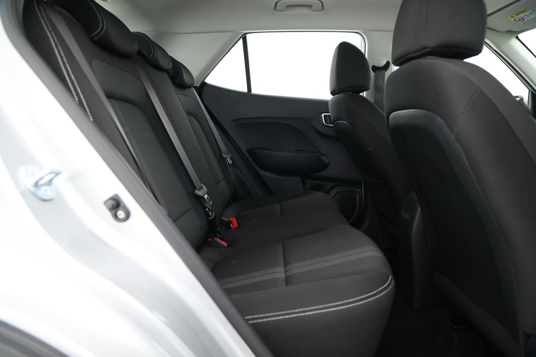 2025 Hyundai Venue Venue, Automatic, 21946 km, Right Side Rear Door Cabin View