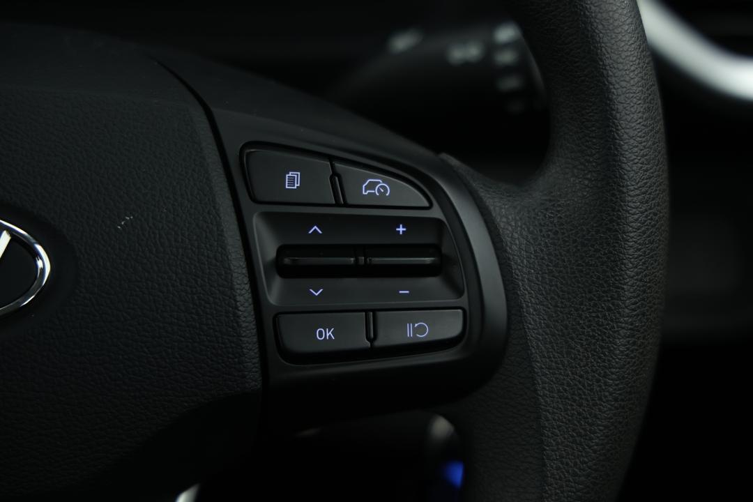 2025 Hyundai Venue Venue, Automatic, 21946 km, Steering Wheel Close-up