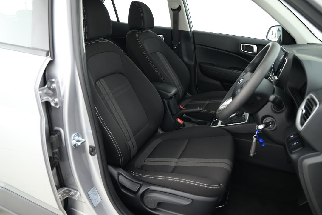2025 Hyundai Venue Venue, Automatic, 21946 km, Odometer View