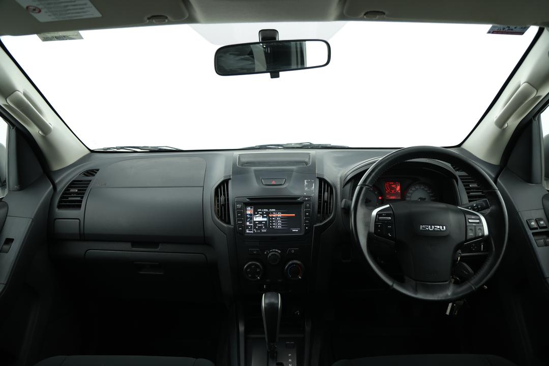 2017 Isuzu D-MAX Sx Hi-ride (4x2), Automatic, 118991 km, Right Side Front Door Cabin View