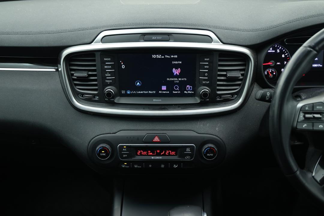 2018 Kia Sorento Si (4x2), Automatic, 109017 km, Right Side Front Door Cabin View