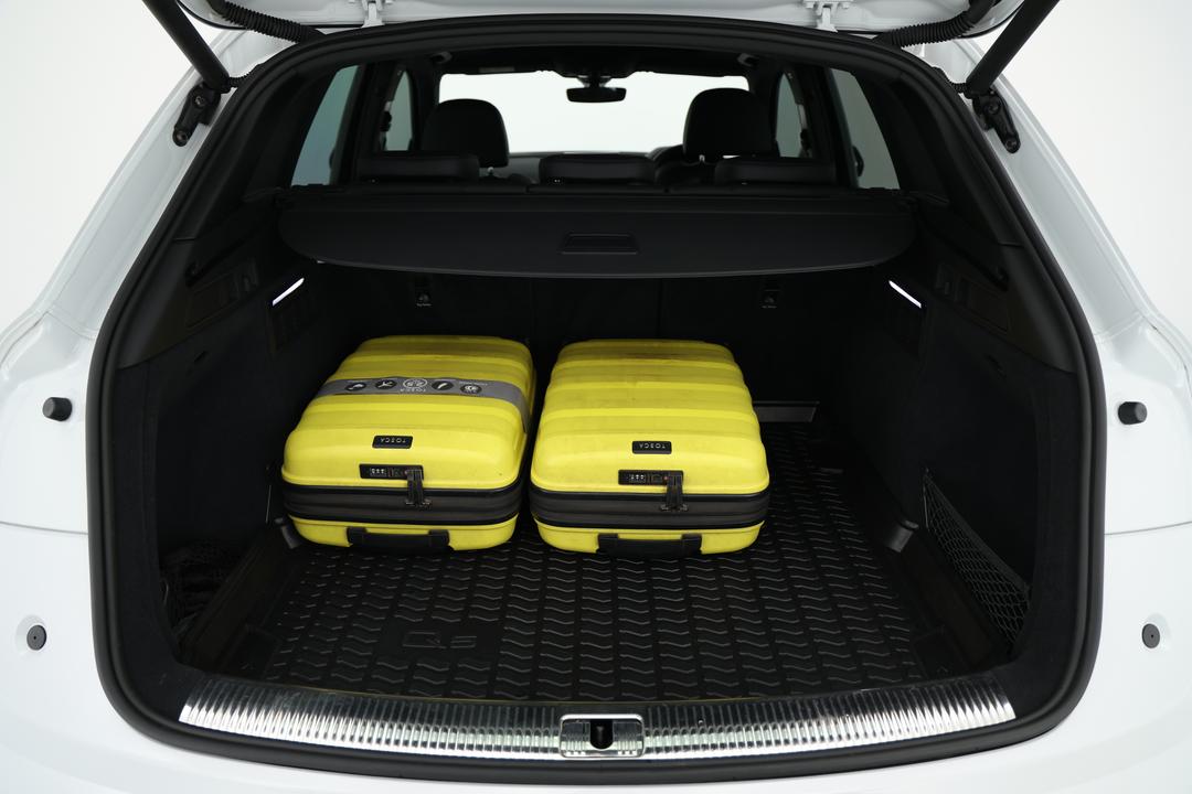 2020 Audi Q5 40 Tdi Quattro Sport, Automatic, 74021 km, Boot Inside View with Luggage