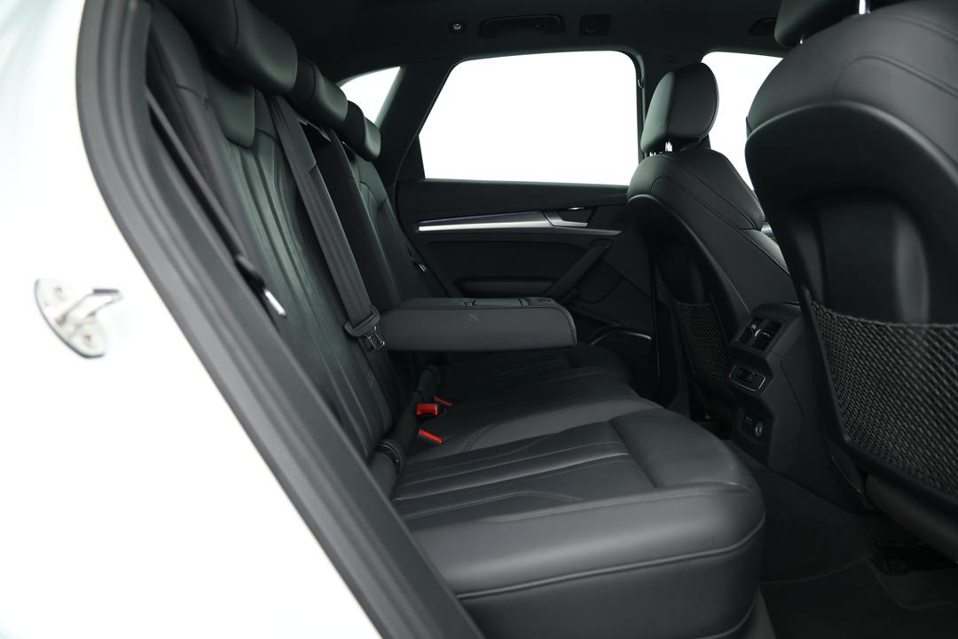 2020 Audi Q5 40 Tdi Quattro Sport, Automatic, 74021 km, Right Side Rear Door Cabin View
