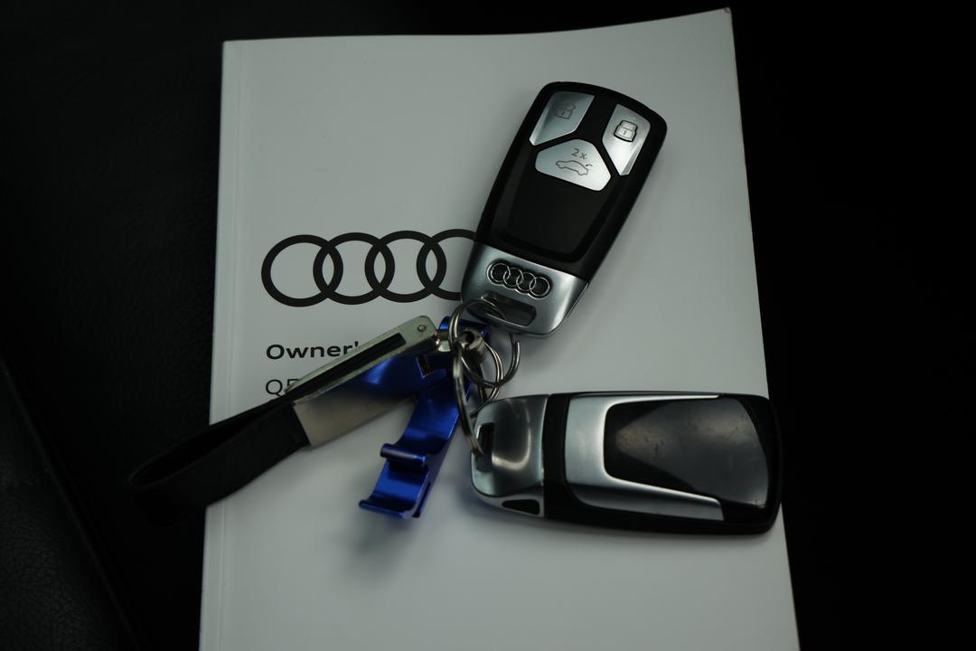 2020 Audi Q5 40 Tdi Quattro Sport, Automatic, 74021 km, Utility Switches/Buttons