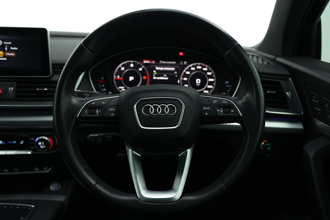 2020 Audi Q5 40 Tdi Quattro Sport, Automatic, 74021 km, Steering Wheel Close-up