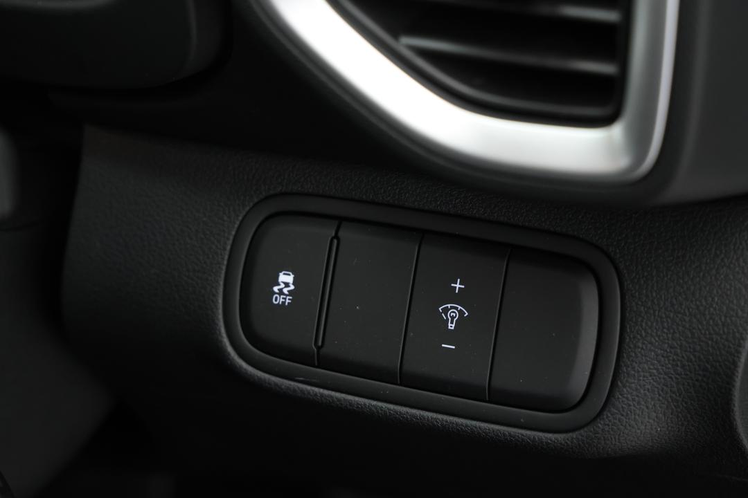 2025 Hyundai Venue Venue, Automatic, 26852 km, Right Side Front Door Cabin View