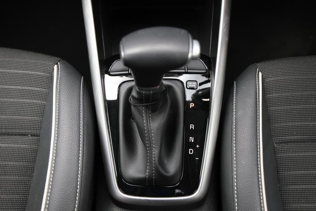 2021 Kia Stonic Gt-line, Automatic, 53068 km, Center Console
