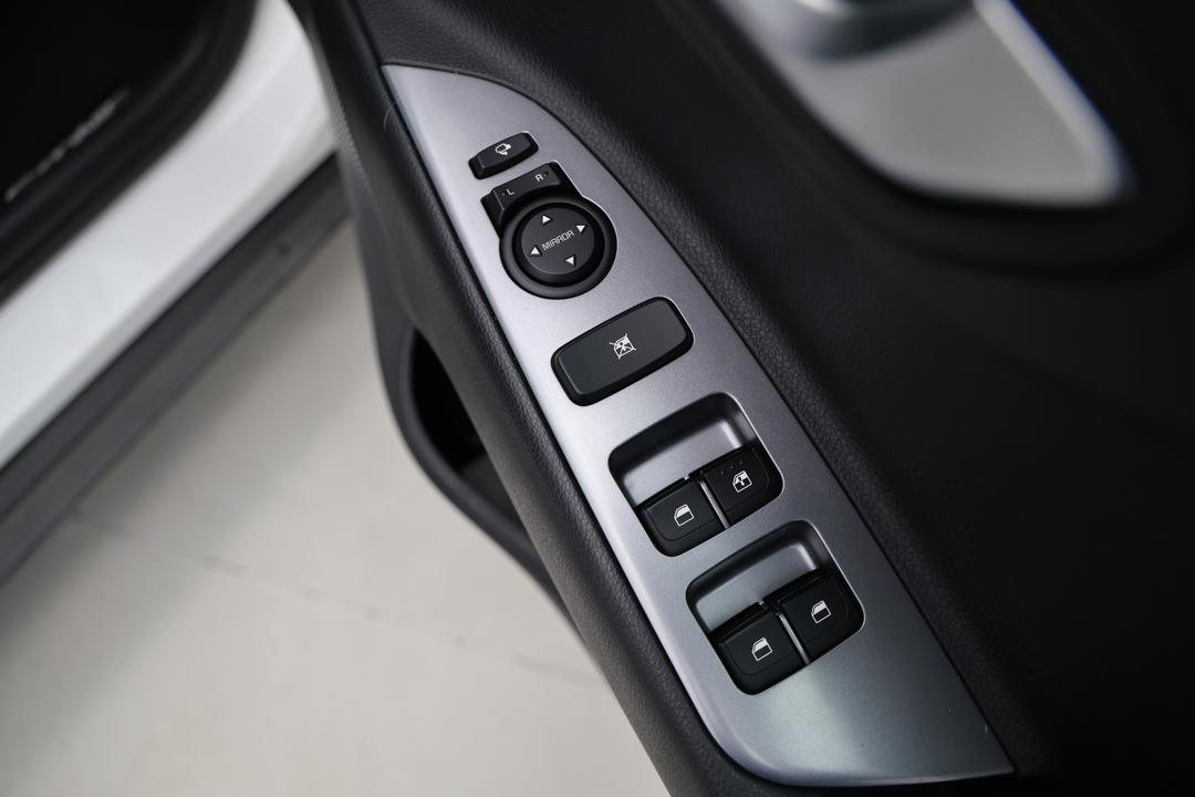 2021 Kia Stonic Gt-line, Automatic, 53068 km, Steering Wheel Close-up