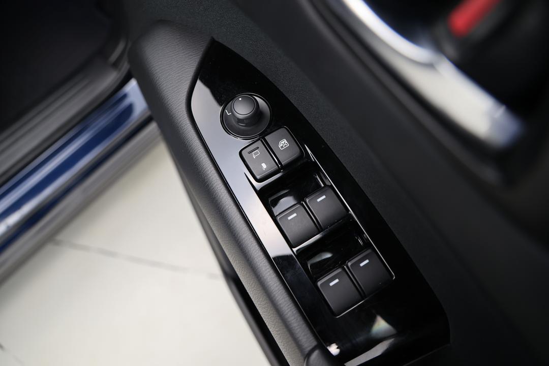 2022 Mazda CX-5 Maxx Sport (FWD), Automatic, 22388 km, Steering Wheel Close-up