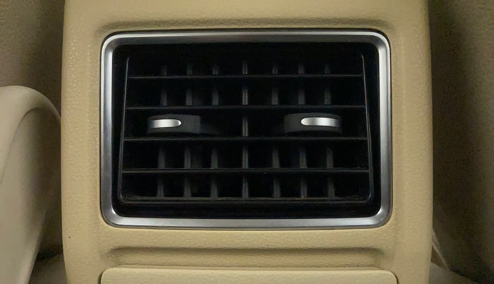 2011 Volkswagen Vento HIGHLINE PETROL, Petrol, Manual, 84,092 km, Rear AC Vents