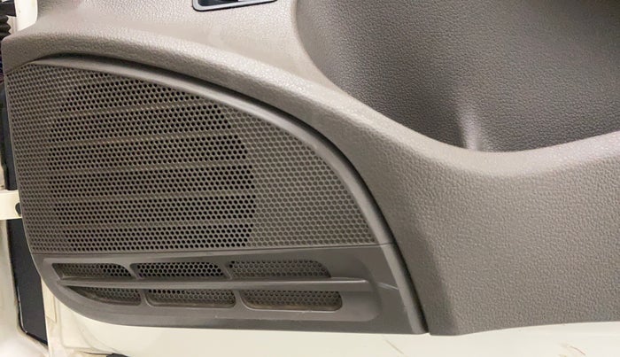 2011 Volkswagen Vento HIGHLINE PETROL, Petrol, Manual, 84,092 km, Speaker