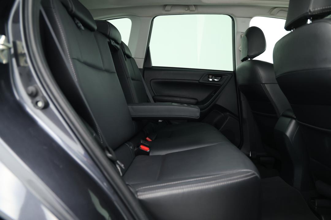 2017 Subaru Forester 2.0d-s, Automatic, 140774 km, Right Side Rear Door Cabin View