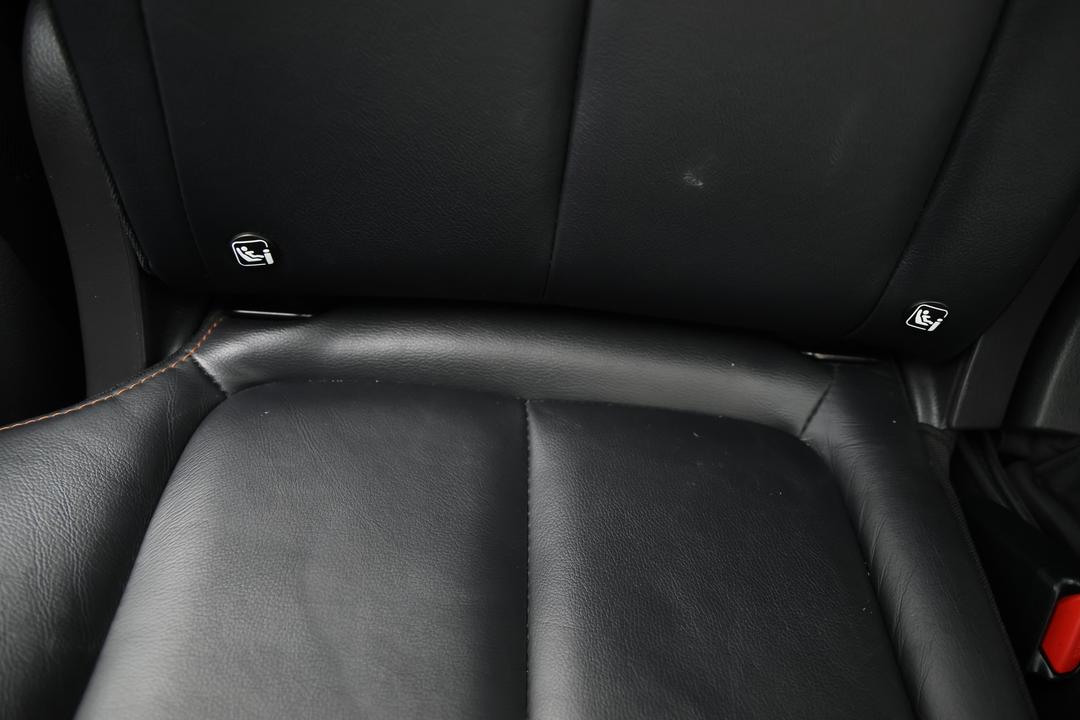 2017 Mitsubishi Eclipse Cross Exceed (2WD), Automatic, 145326 km, Pedals and Footmat