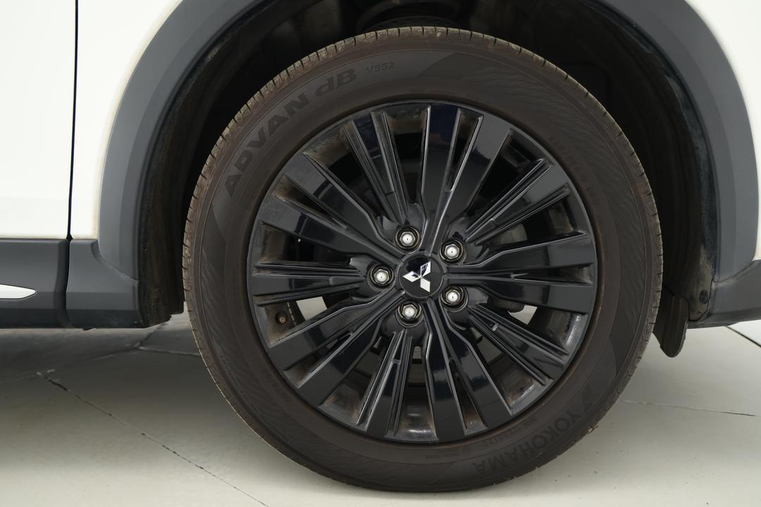 2017 Mitsubishi Eclipse Cross Exceed (2WD), Automatic, 145326 km, Right Front Wheel