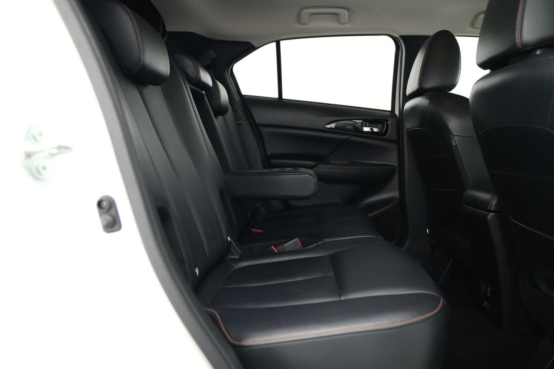 2017 Mitsubishi Eclipse Cross Exceed (2WD), Automatic, 145326 km, Right Side Rear Door Cabin View
