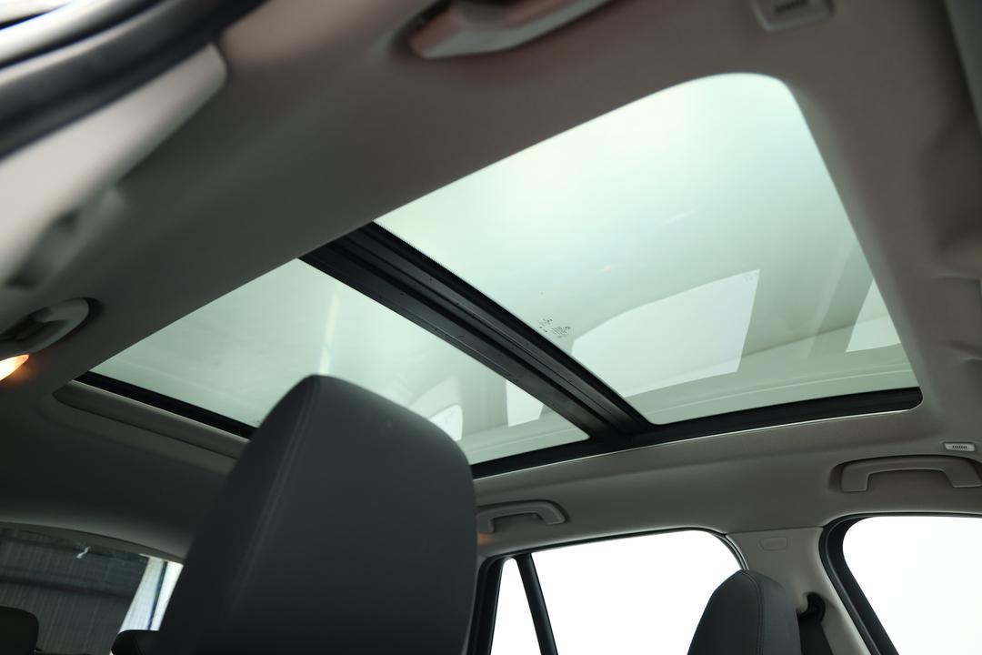 2022 BMW X1 sDrive 18i, Automatic, 29658 km, Interior Sunroof/Moonroof