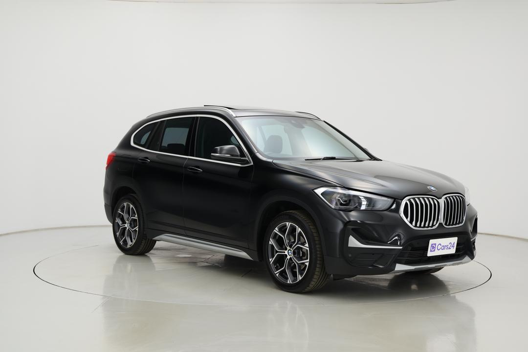 2022 BMW X1 sDrive 18i, Automatic, 29658 km, Right Front Diagonal (45- Degree) View