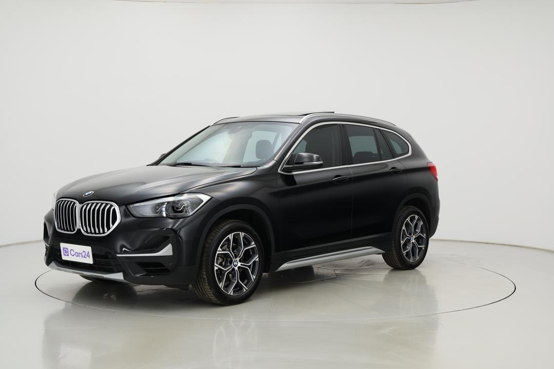 2022 BMW X1 sDrive 18i, Automatic, 29658 km, Left Front Diagonal (45- Degree) View