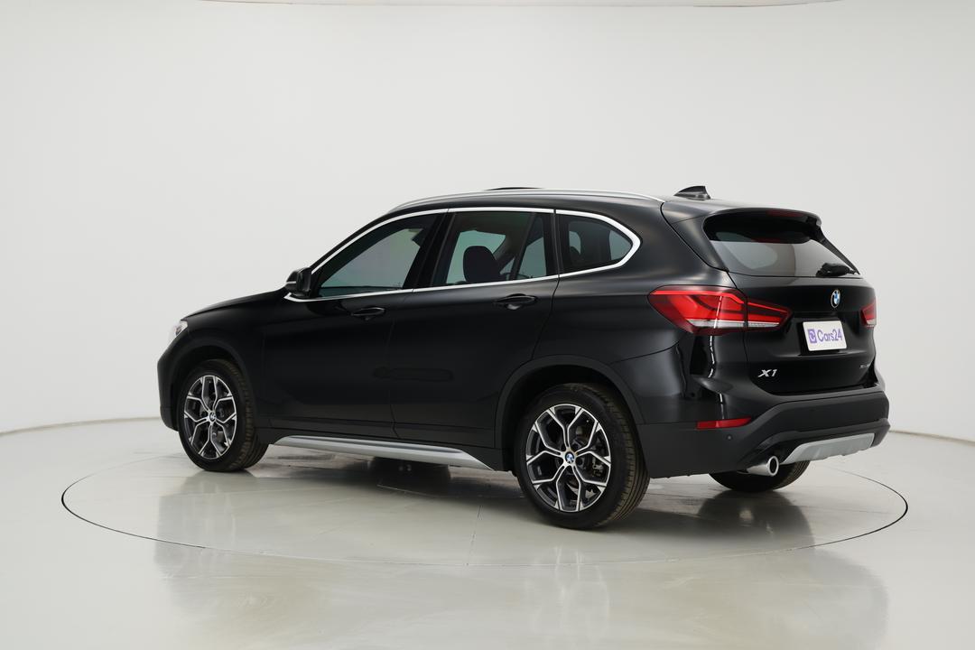 2022 BMW X1 sDrive 18i, Automatic, 29658 km, Left Back Diagonal (45- Degree) View
