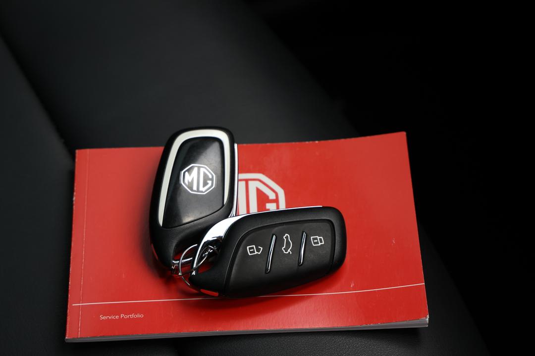 2021 MG HS Excite X, Automatic, 40402 km, Pedals and Footmat