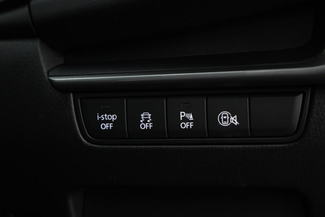 2024 Mazda 3 G20 Pure, Automatic, 16983 km, Utility Switches/Buttons