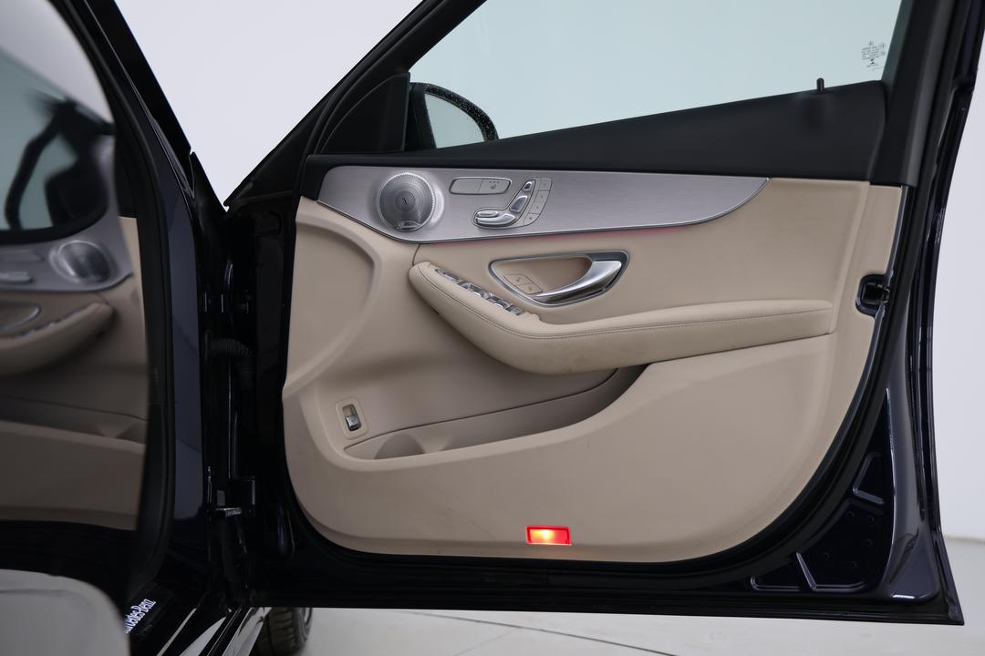 2021 Mercedes-benz C300 C300, Automatic, 49874 km, Speaker View