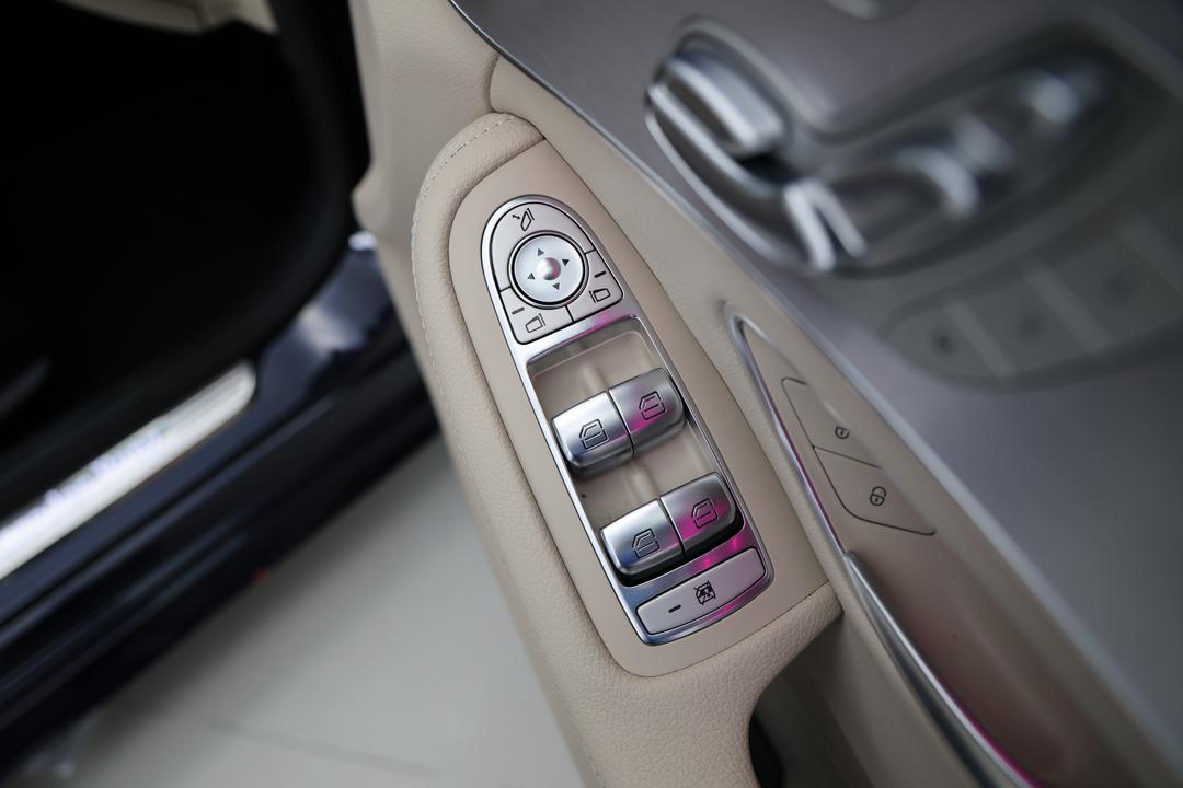 2021 Mercedes-benz C300 C300, Automatic, 49874 km, Key Close-up