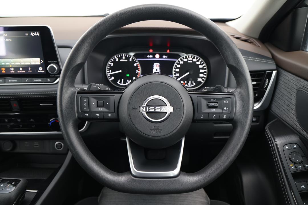 2024 Nissan X-trail St (4WD) 7 Seat, Automatic, 22789 km, Drivers Side Door Panel Controls