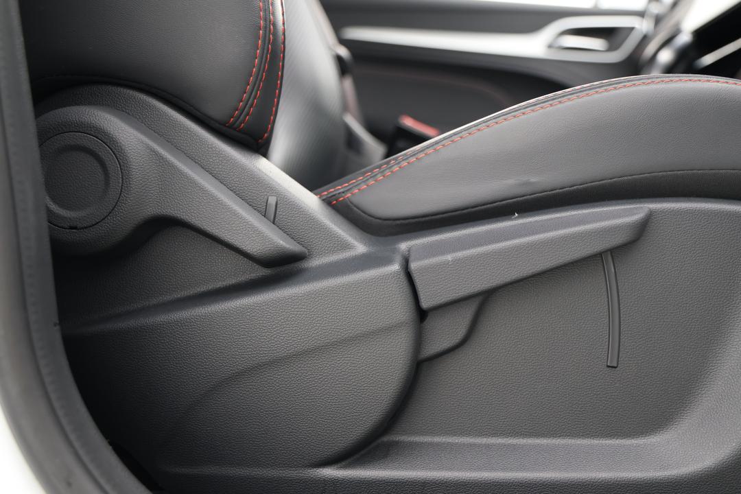 2024 MG Zst Vibe, Automatic, 24154 km, Right Side Front Door Cabin View