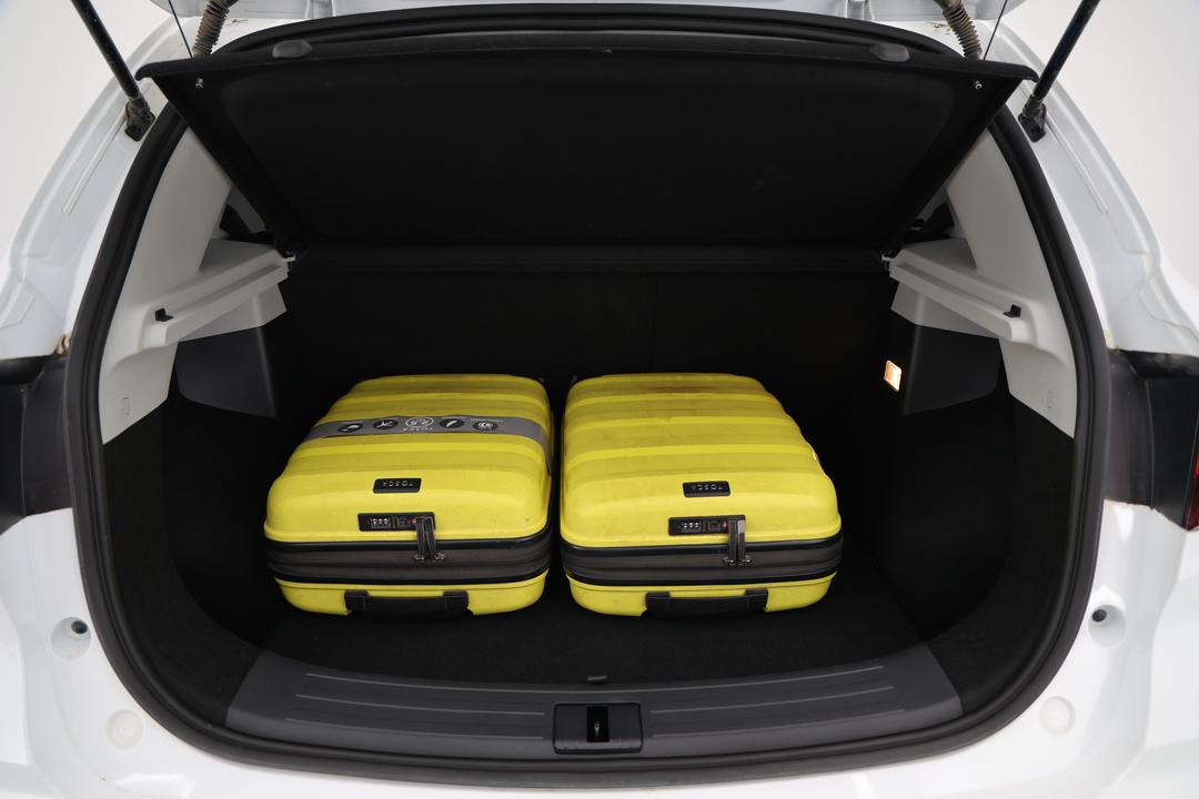 2024 MG Zst Vibe, Automatic, 24154 km, Boot Inside View with Luggage