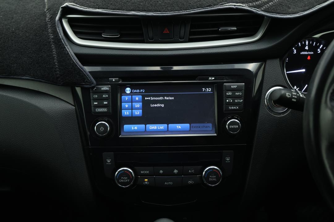 2016 Nissan X-trail St-l 7 Seat (FWD), Automatic, 106249 km, Infotainment System