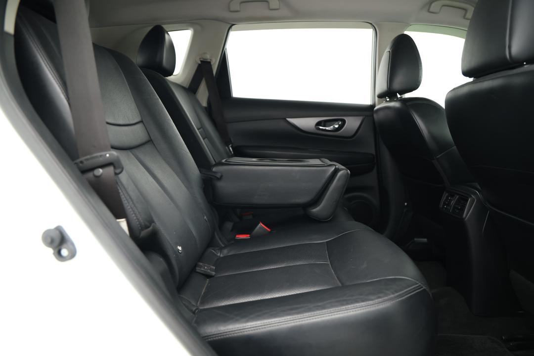 2016 Nissan X-trail St-l 7 Seat (FWD), Automatic, 106249 km, Right Side Rear Door Cabin View
