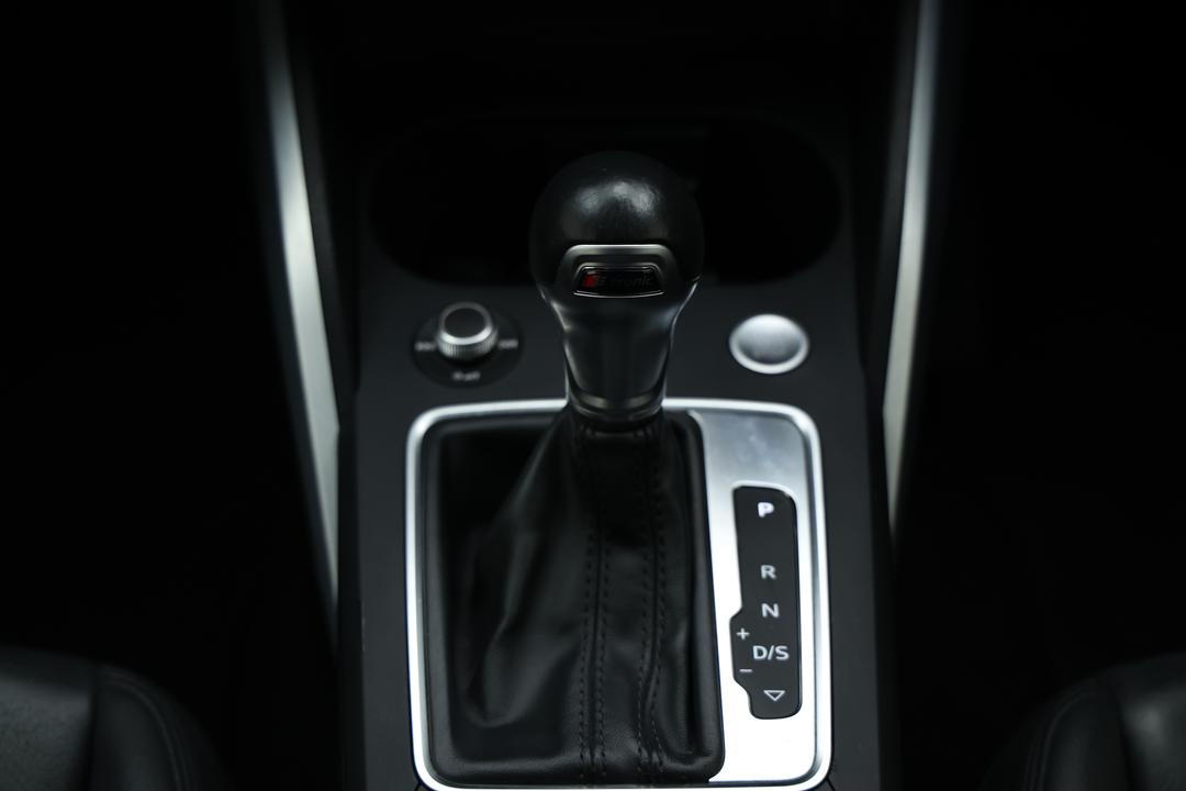 2020 Audi Q2 40 Tfsi Quatt Sport (2.0 Tfsi), Automatic, 82534 km, Dashboard View