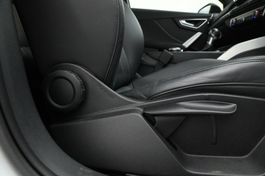 2020 Audi Q2 40 Tfsi Quatt Sport (2.0 Tfsi), Automatic, 82534 km, Right Side Front Door Cabin View