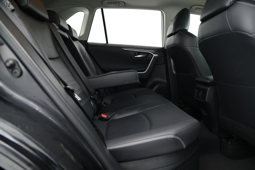 2020 Toyota RAV4 Cruiser (AWD) Hybrid, Automatic, 154992 km, Right Side Rear Door Cabin View