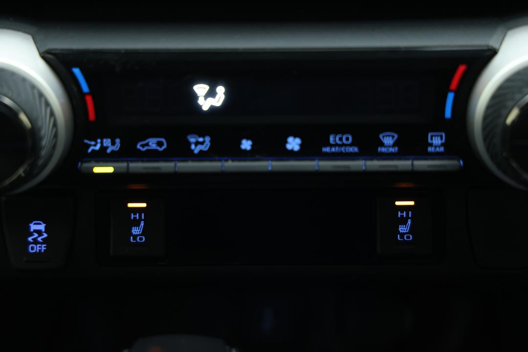 2020 Toyota RAV4 Cruiser (AWD) Hybrid, Automatic, 154992 km, Center Console