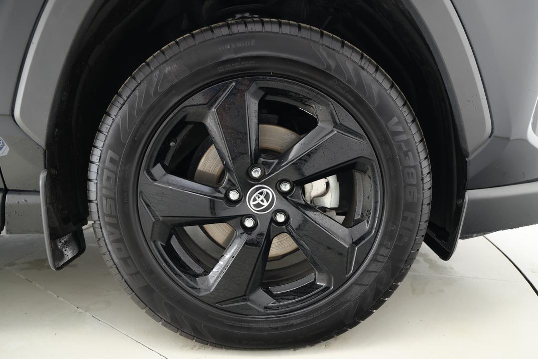 2020 Toyota RAV4 Cruiser (AWD) Hybrid, Automatic, 154992 km, Right Front Wheel